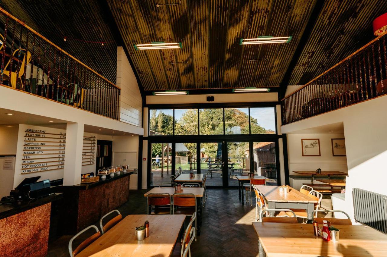 Creeksea Place Barns Burnham-on-Crouch المظهر الخارجي الصورة